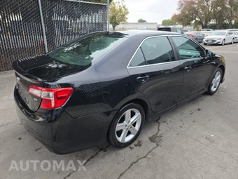 2013 Toyota Camry SE - miniatura 4