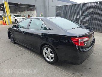 2013 Toyota Camry SE - miniatura 6