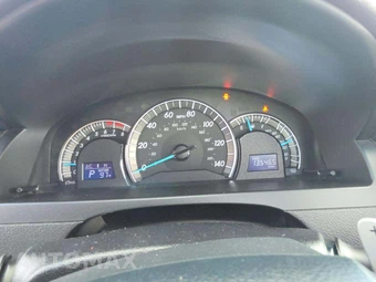 2013 Toyota Camry SE – miniatura 5
