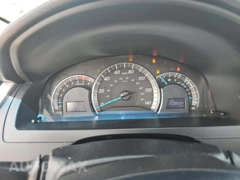 2013 Toyota Camry SE – miniatura 6