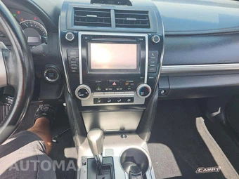 2013 Toyota Camry SE – miniatura 7