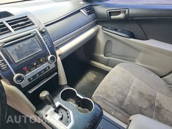 2013 Toyota Camry SE – miniatura 17