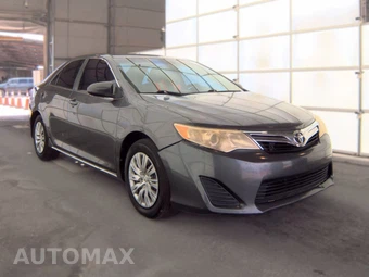 2013 Toyota Camry SE – miniatura 4