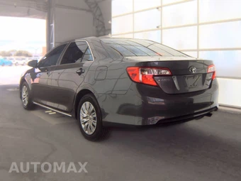 2013 Toyota Camry SE – miniatura 8