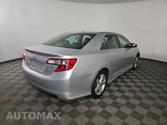 2013 Toyota Camry SE – miniatura 4