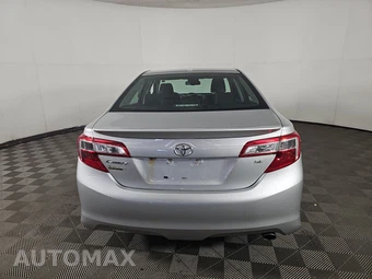 2013 Toyota Camry SE – miniatura 5