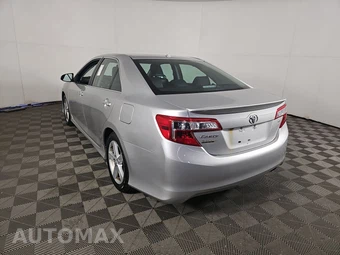 2013 Toyota Camry SE – miniatura 6