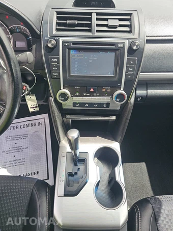 2013 Toyota Camry SE – miniatura 11