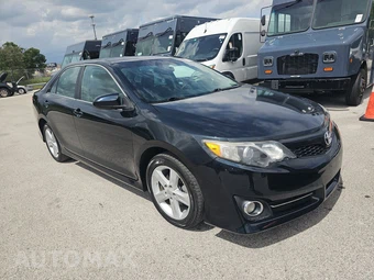 2013 Toyota Camry SE – miniatura 3