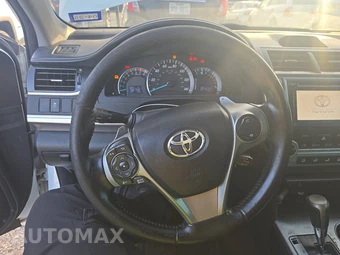 2013 Toyota Camry SE - miniatura 10