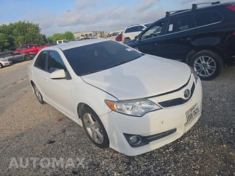 2013 Toyota Camry SE - miniatura 3