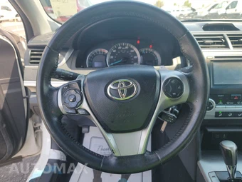 2013 Toyota Camry SE - miniatura 10