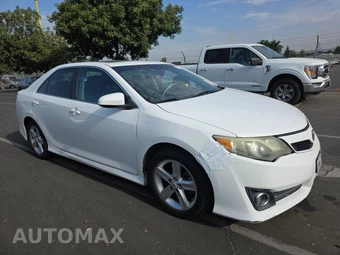 2013 Toyota Camry SE - miniatura 3