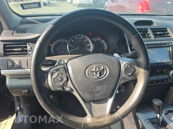 2013 Toyota Camry SE – miniatura 10