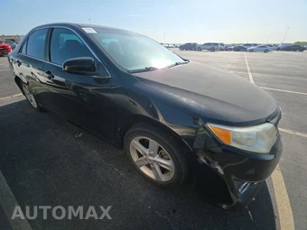 2013 Toyota Camry SE – miniatura 3