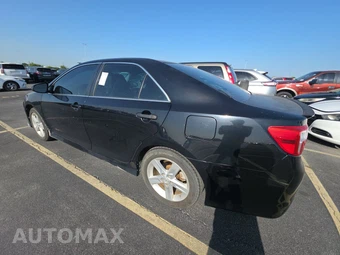 2013 Toyota Camry SE – miniatura 6
