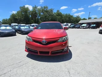 2013 Toyota Camry SE – miniatura 2