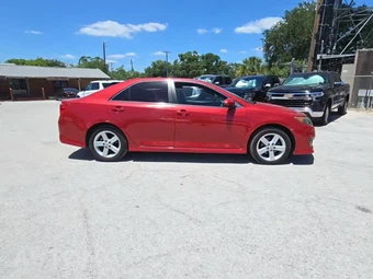 2013 Toyota Camry SE – miniatura 5