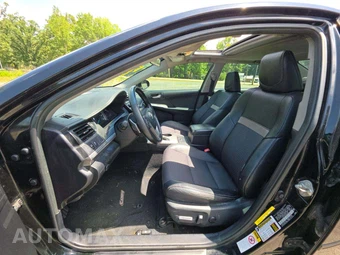 2013 Toyota Camry SE – miniatura 3