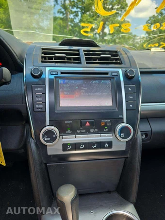2013 Toyota Camry SE – miniatura 7