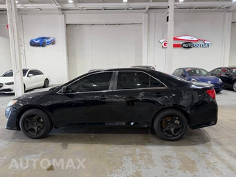 2013 Toyota Camry SE - miniatura 2