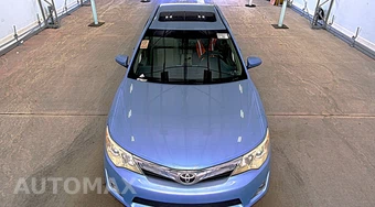2013 Toyota Camry XLE - miniatura 2