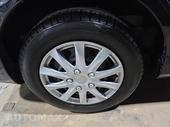 2013 Toyota Corolla L – miniatura 10