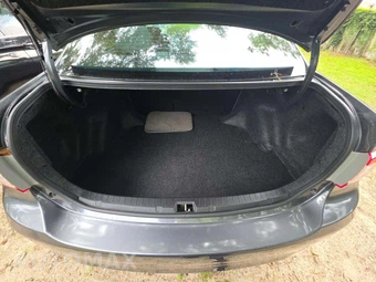 2013 Toyota Corolla LE – miniatura 14