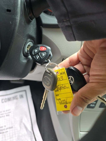 2013 Toyota Corolla LE – miniatura 8