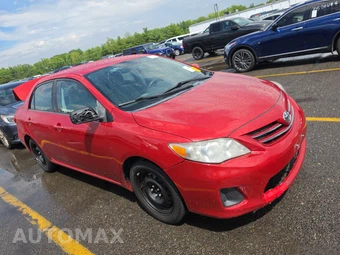 2013 Toyota Corolla LE - miniatura 3