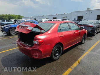2013 Toyota Corolla LE - miniatura 4