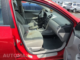 2013 Toyota Corolla LE - miniatura 8