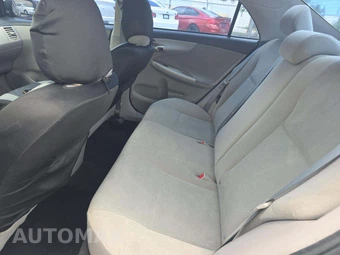2013 Toyota Corolla LE – miniatura 13