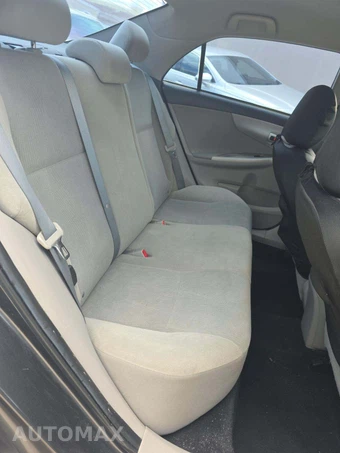 2013 Toyota Corolla LE – miniatura 16