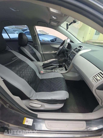 2013 Toyota Corolla LE – miniatura 18