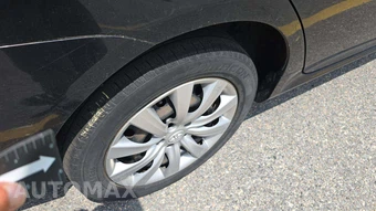 2013 Toyota Corolla LE – miniatura 21