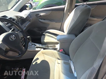 2013 Toyota Corolla LE – miniatura 7