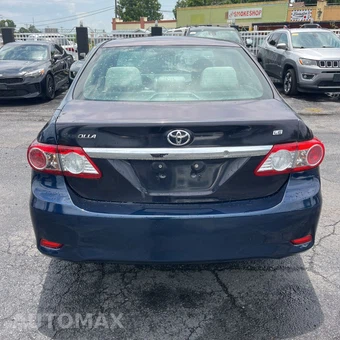 2013 Toyota Corolla LE - miniatura 3
