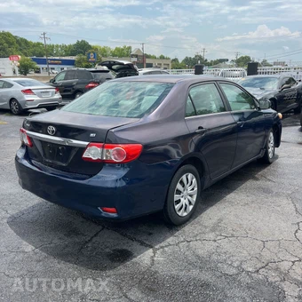 2013 Toyota Corolla LE - miniatura 6