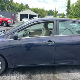 2013 Toyota Corolla LE - miniatura 9