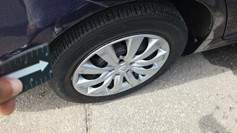 2013 Toyota Corolla LE – miniatura 19