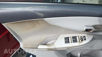 2013 Toyota Corolla LE – miniatura 21