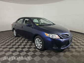 2013 Toyota Corolla LE – miniatura 3