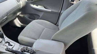 2013 Toyota Corolla LE – miniatura 33