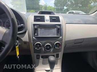 2013 Toyota Corolla LE – miniatura 10