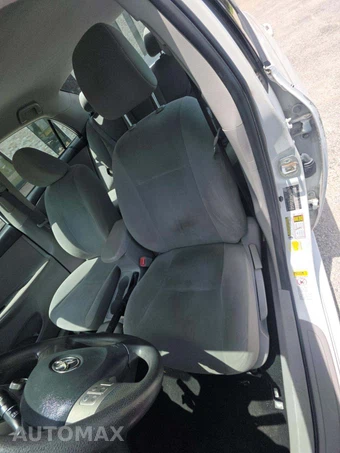 2013 Toyota Corolla LE – miniatura 21