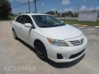 2013 Toyota Corolla LE – miniatura 4