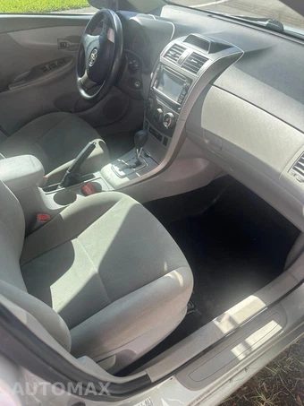 2013 Toyota Corolla LE - miniatura 5