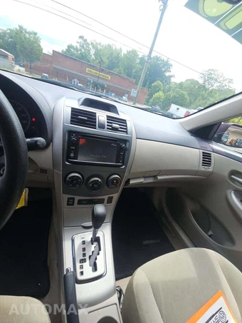 2013 Toyota Corolla LE – miniatura 10