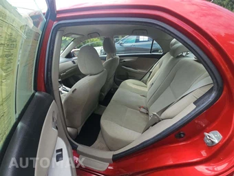 2013 Toyota Corolla LE – miniatura 13
